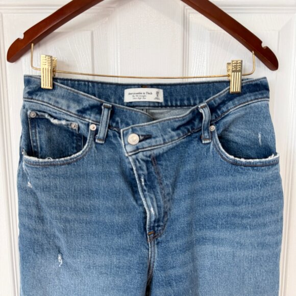 Abercrombie 90's Straight Ultra High Rise Medium Wash Light Distressing 29 8 - Picture 2 of 7